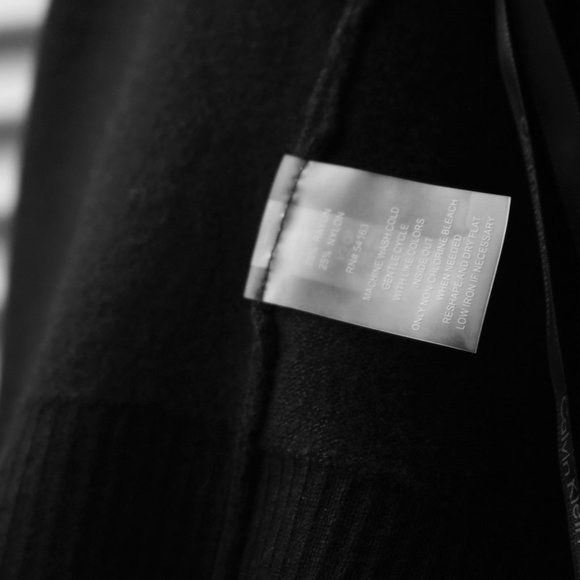 Calvin Klein Black Soft Sweater NWT Size Large - Picture 3 of 3